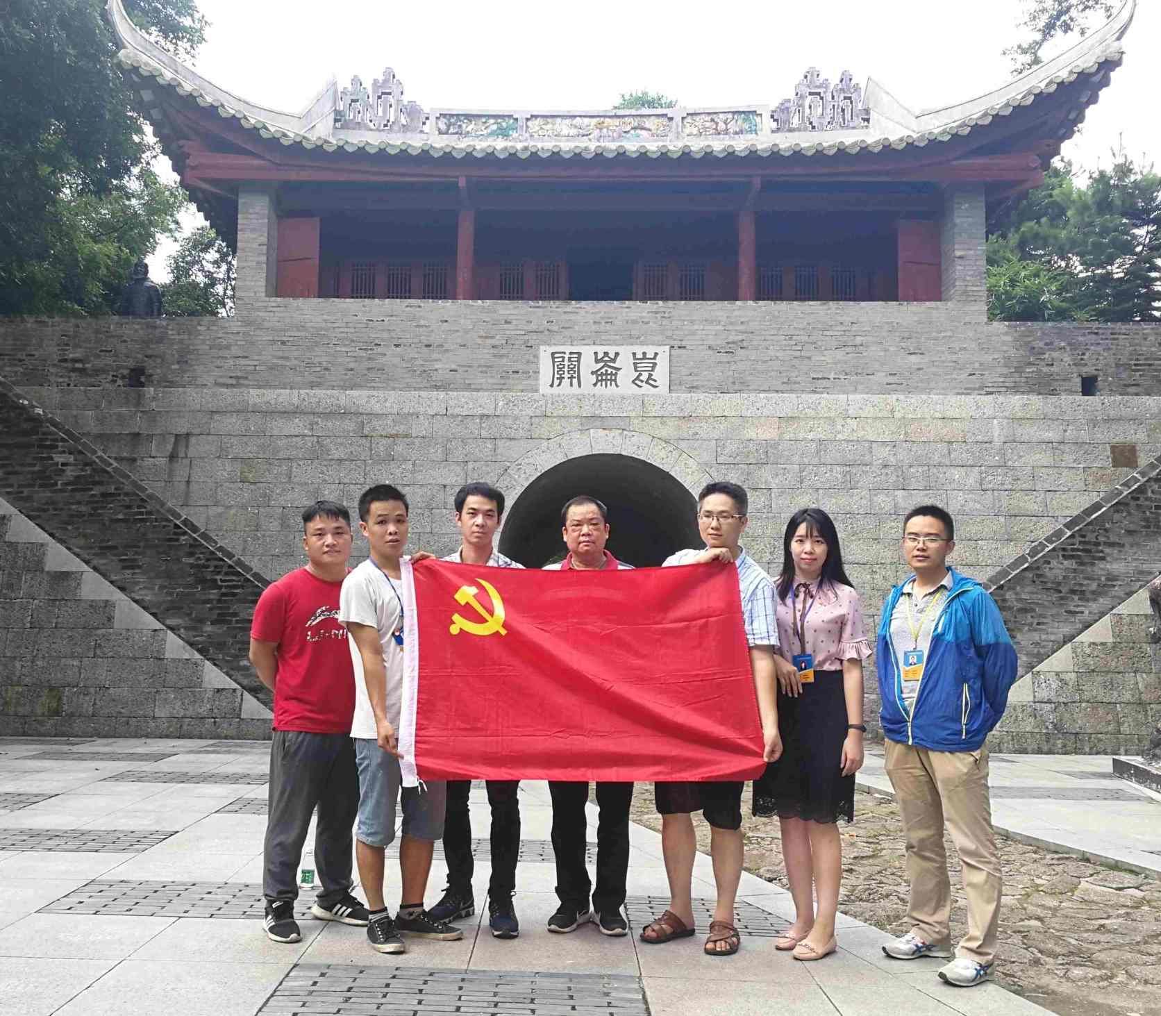 昆仑关华度支部合影1_看图王_副本